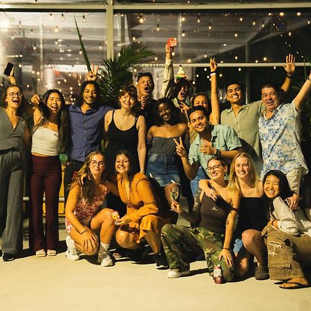 Capsuleaccom Hostel Gold Coast Buitenkant foto