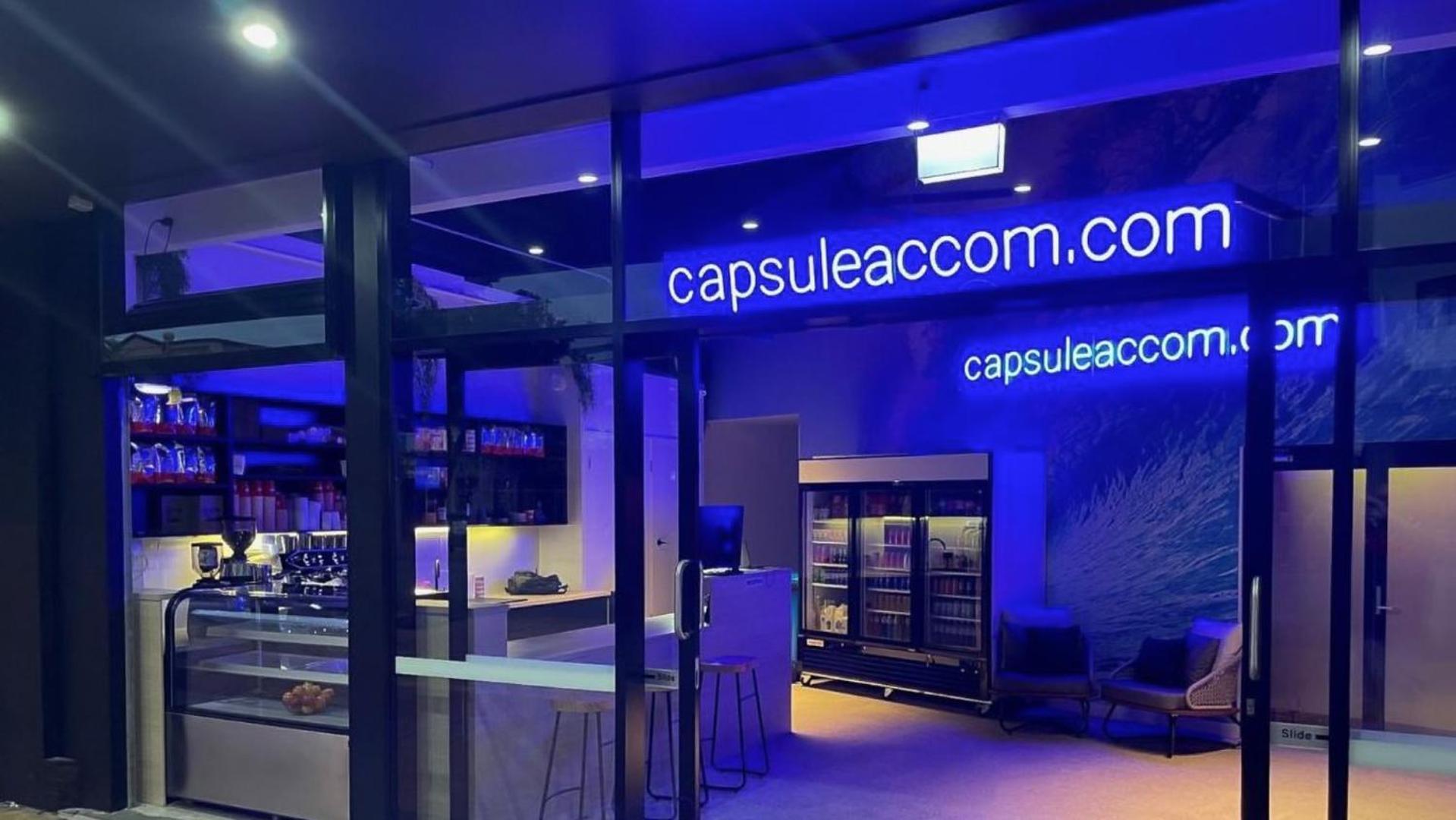 Capsuleaccom Hostel Gold Coast Buitenkant foto
